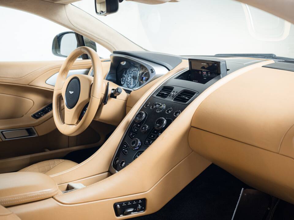 Image 15/32 of Aston Martin Vanquish (2013)