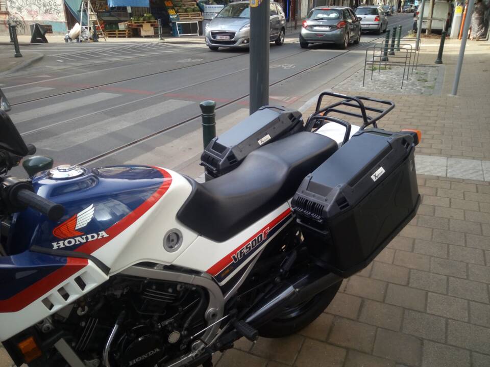 Bild 6/7 von Honda VF 500 F (1984)