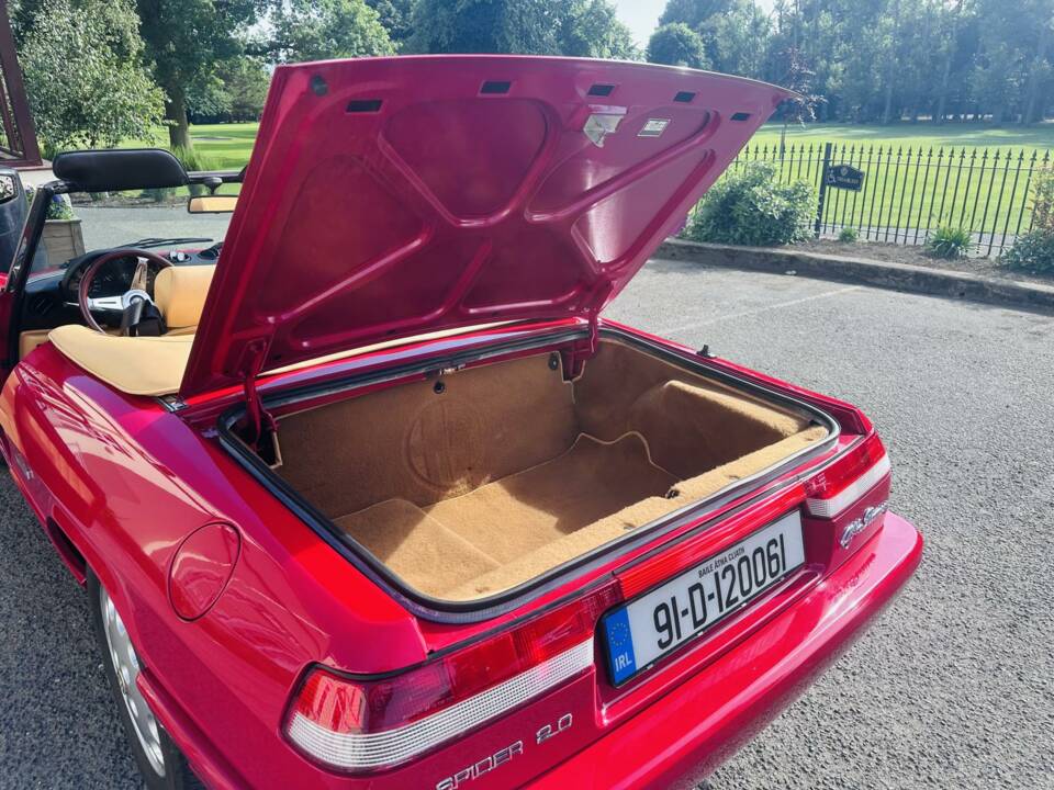 Image 38/50 of Alfa Romeo 2.0 Spider (1991)