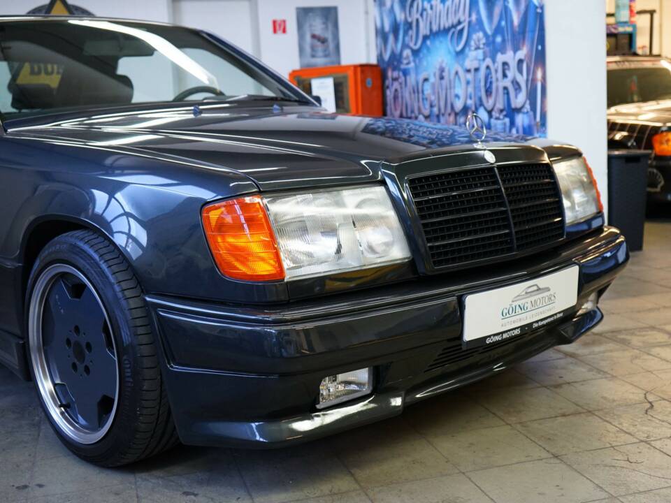 Afbeelding 3/35 van Mercedes-Benz 300 CE-24 (1992)