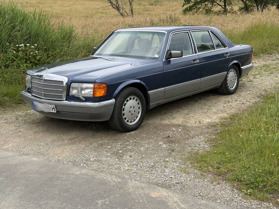 Image 3/20 of Mercedes-Benz 560 SEL (1988)