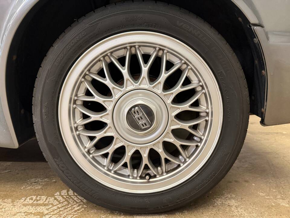 Image 17/19 of Volkswagen Golf I Cabrio GLi 1.8 (1989)