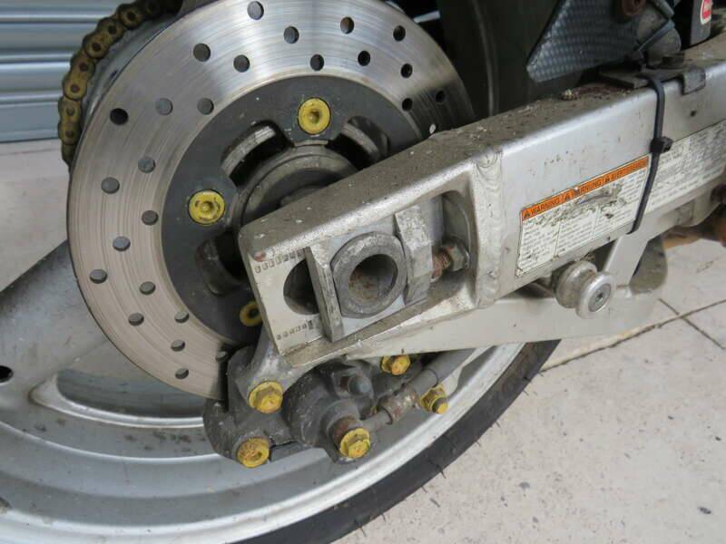 Bild 28/32 von Suzuki TL 1000R (1999)