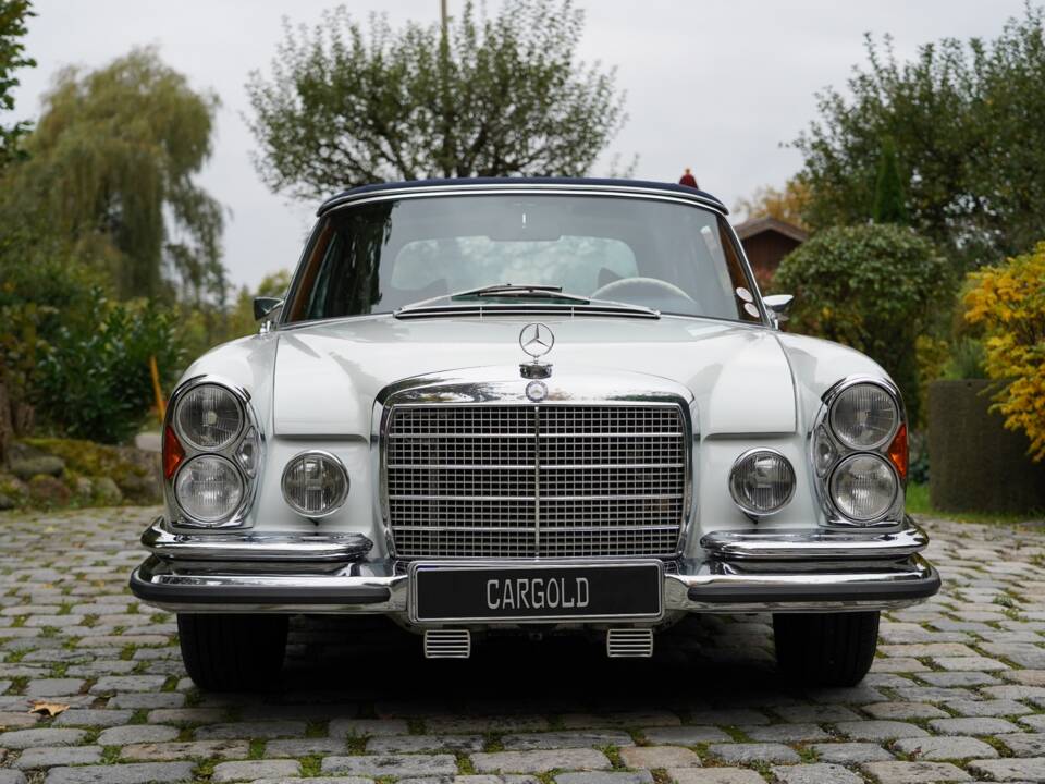 Image 9/15 of Mercedes-Benz 280 SE 3,5 (1971)