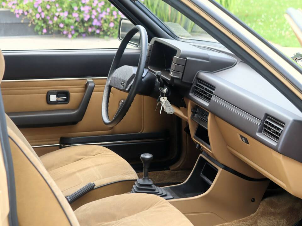 Imagen 3/50 de Audi 80 GL (1979)
