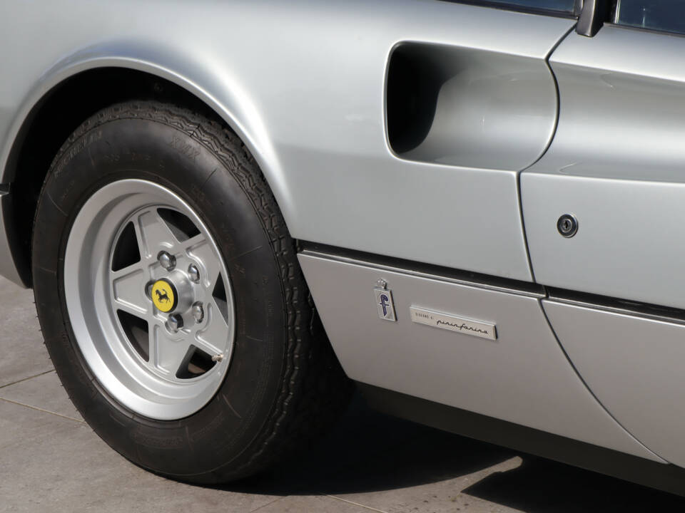 Image 25/50 of Ferrari 308 GTB (1977)