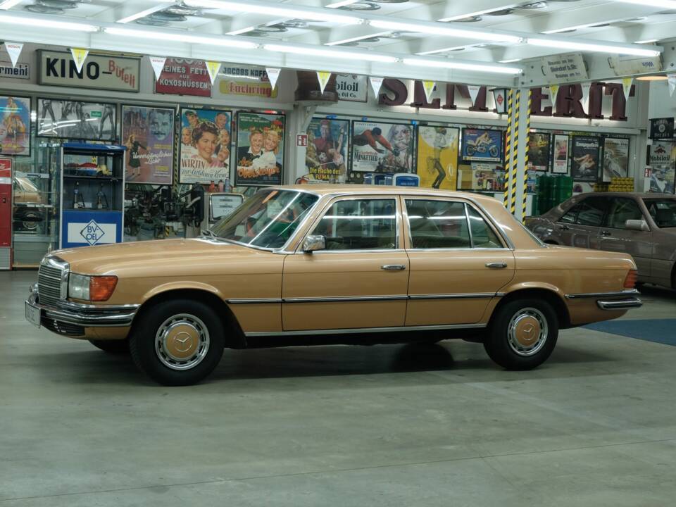Image 3/50 de Mercedes-Benz 350 SE (1973)