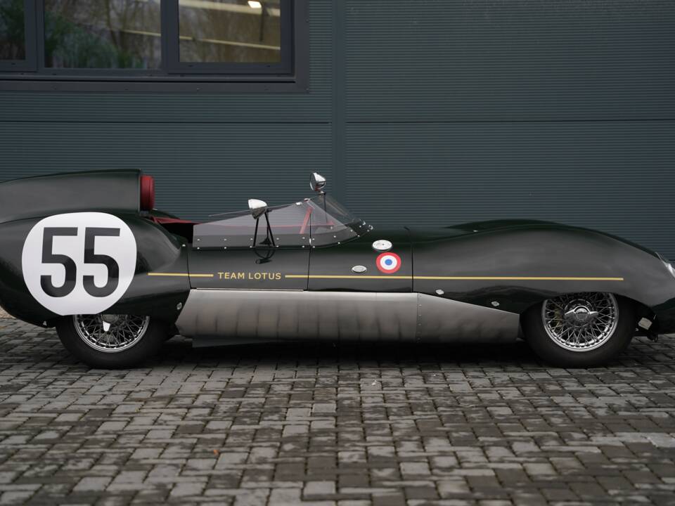 Image 3/50 of Westfield Eleven Sports (2020)