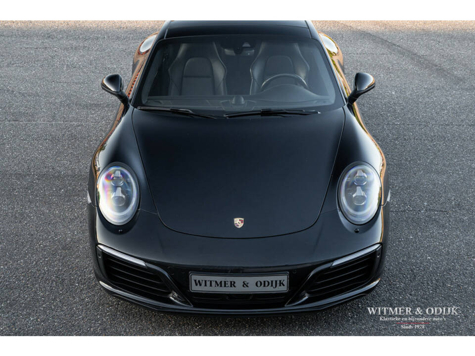 Image 17/38 of Porsche 911 Carrera 4S (2017)
