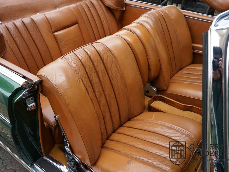Bild 14/50 von Mercedes-Benz 220 SE b (1964)