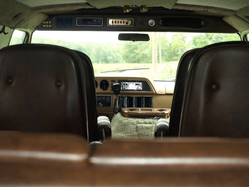 Immagine 109/143 di Dodge B 200 Sportsman (1978)