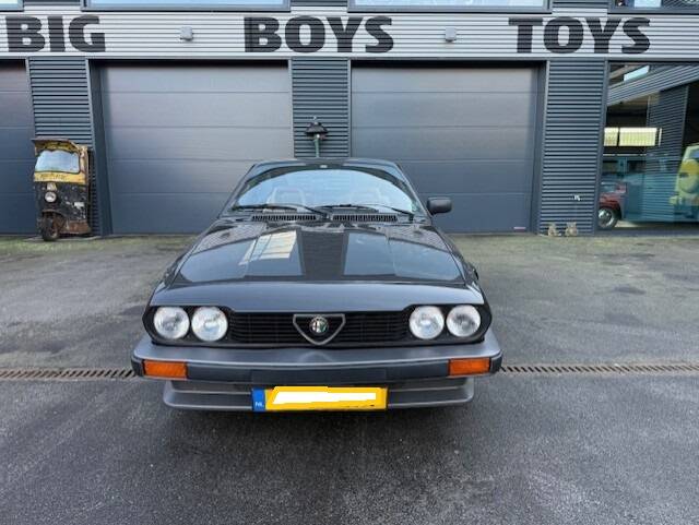 Bild 3/22 von Alfa Romeo GTV 2.0 (1983)