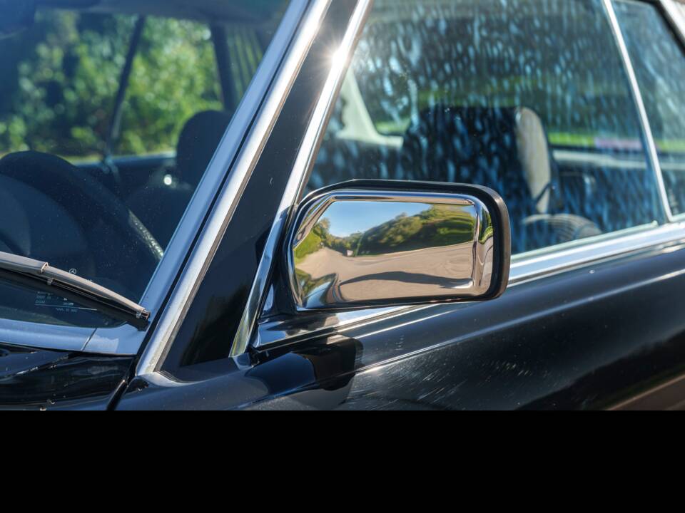 Image 9/26 of Mercedes-Benz 380 SLC (1981)