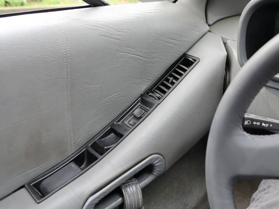 Image 21/50 de DeLorean DMC-12 (1981)