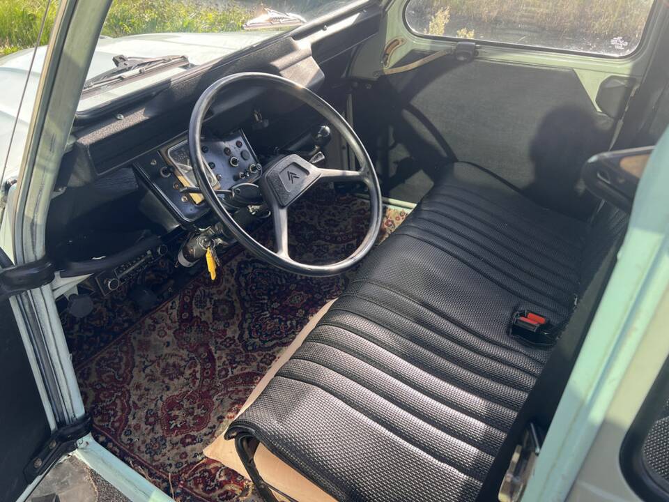 Image 2/8 of Citroën 2 CV 6 (1982)