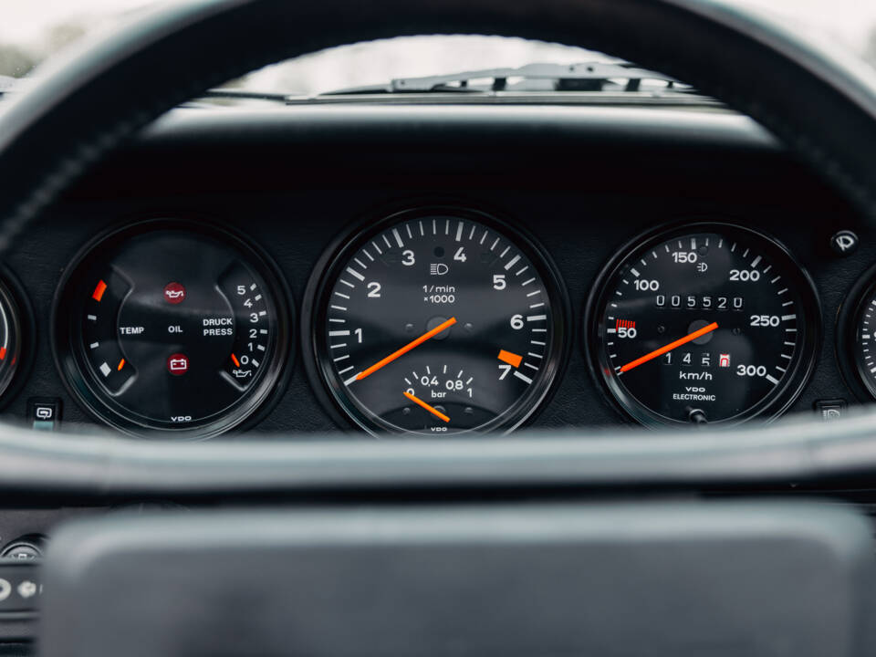 Image 25/55 of Porsche 911 Turbo 3.3 (1988)