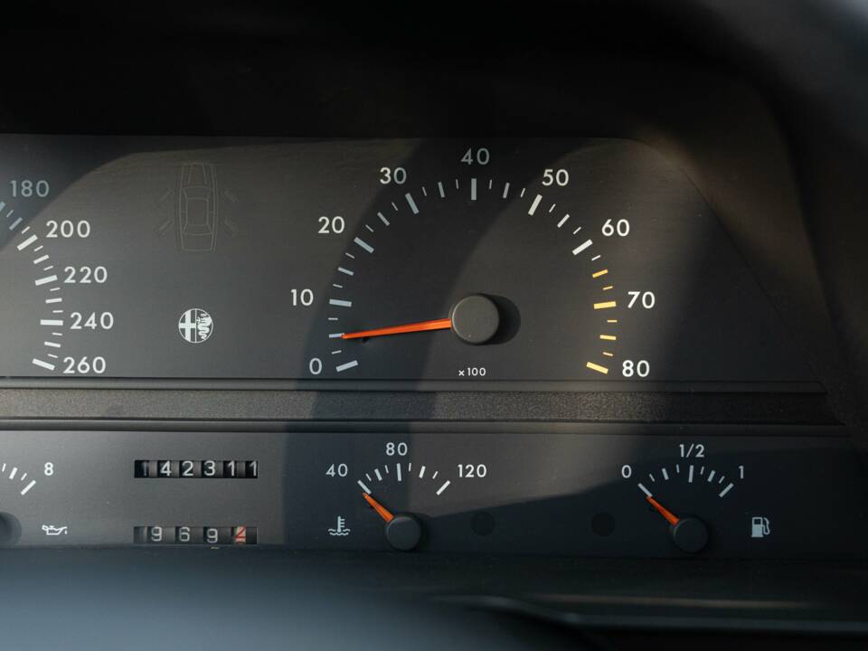 Image 43/50 of Alfa Romeo 164 2.0i V6 Turbo (1992)