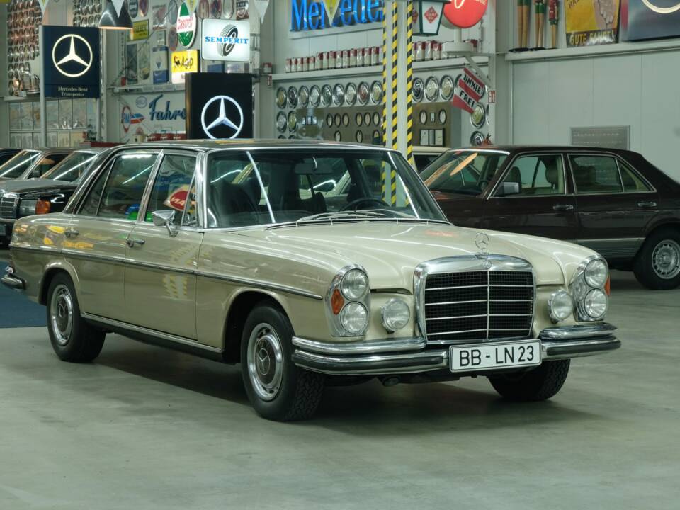 Bild 19/50 von Mercedes-Benz 300 SEL 6.3 (1968)