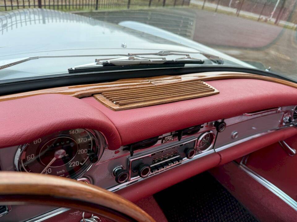 Bild 20/36 von Mercedes-Benz 280 SL (1970)