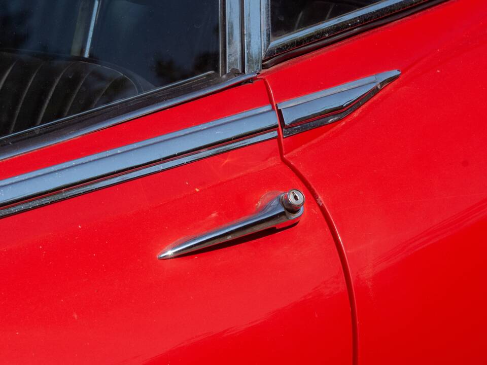 Image 30/50 de Jaguar Type E (2+2) (1969)