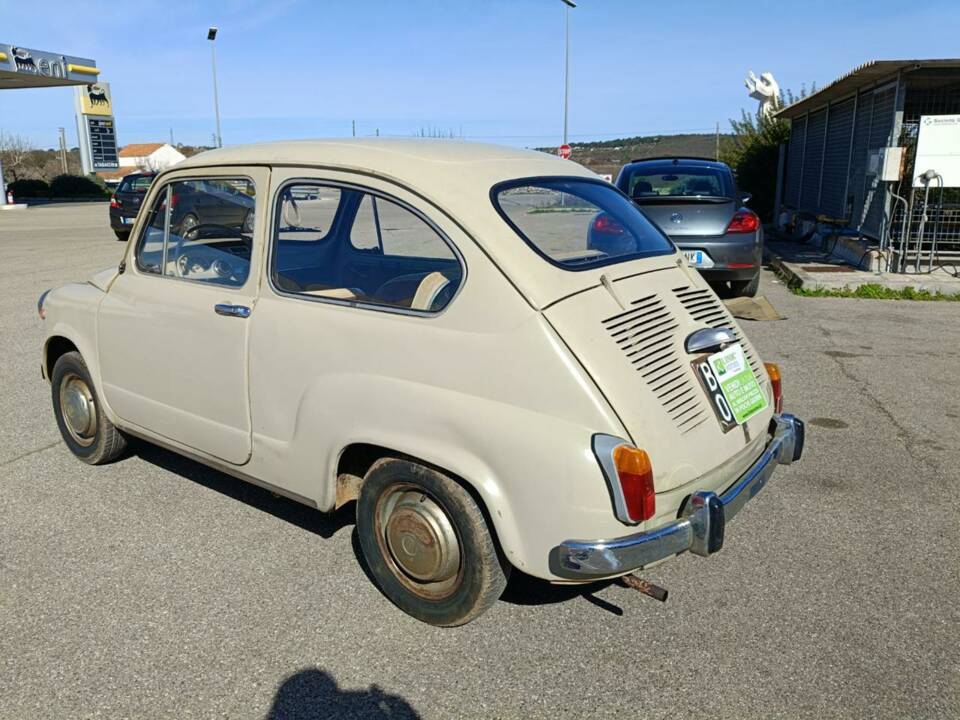 Image 37/44 of FIAT 600 D (1967)