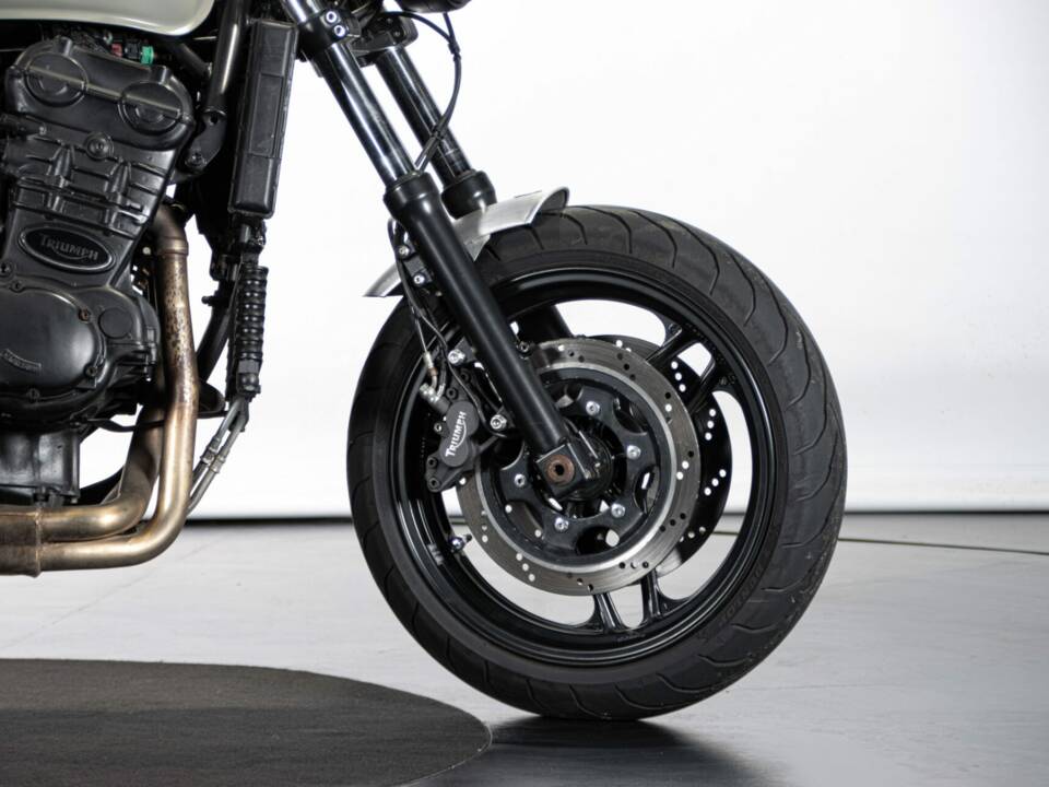 Immagine 34/50 di Triumph Trident 900 (1994)