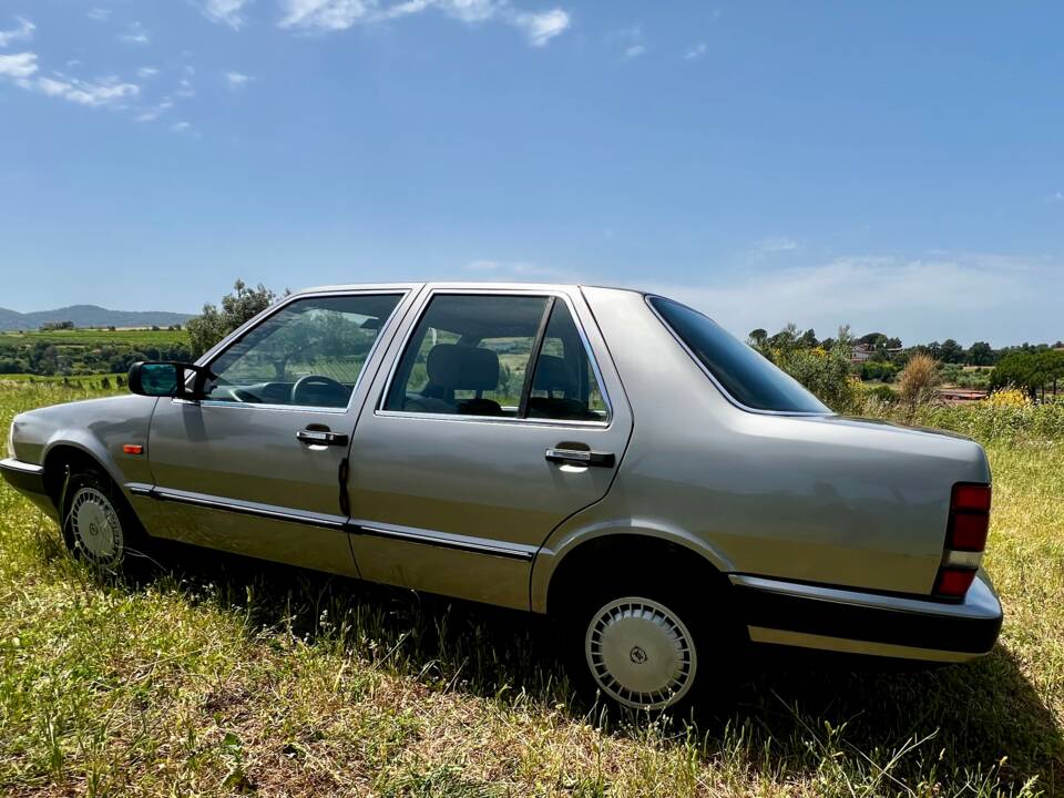 Afbeelding 25/81 van Lancia Thema I.E. (1986)