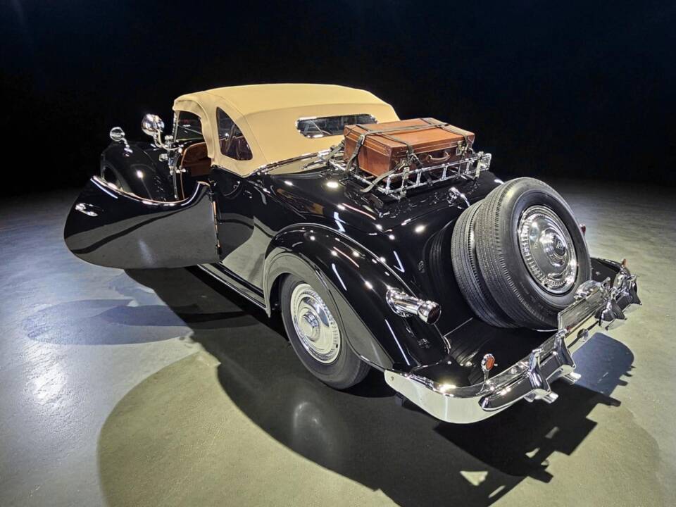 Bild 10/11 von Riley 2.5 Litre RMC (1950)