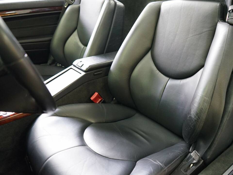 Image 27/33 of Mercedes-Benz SL 500 (2001)