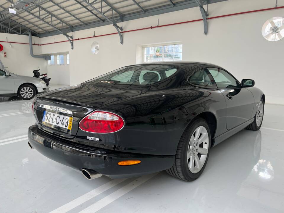 Bild 14/14 von Jaguar XK8 4.2 (2003)