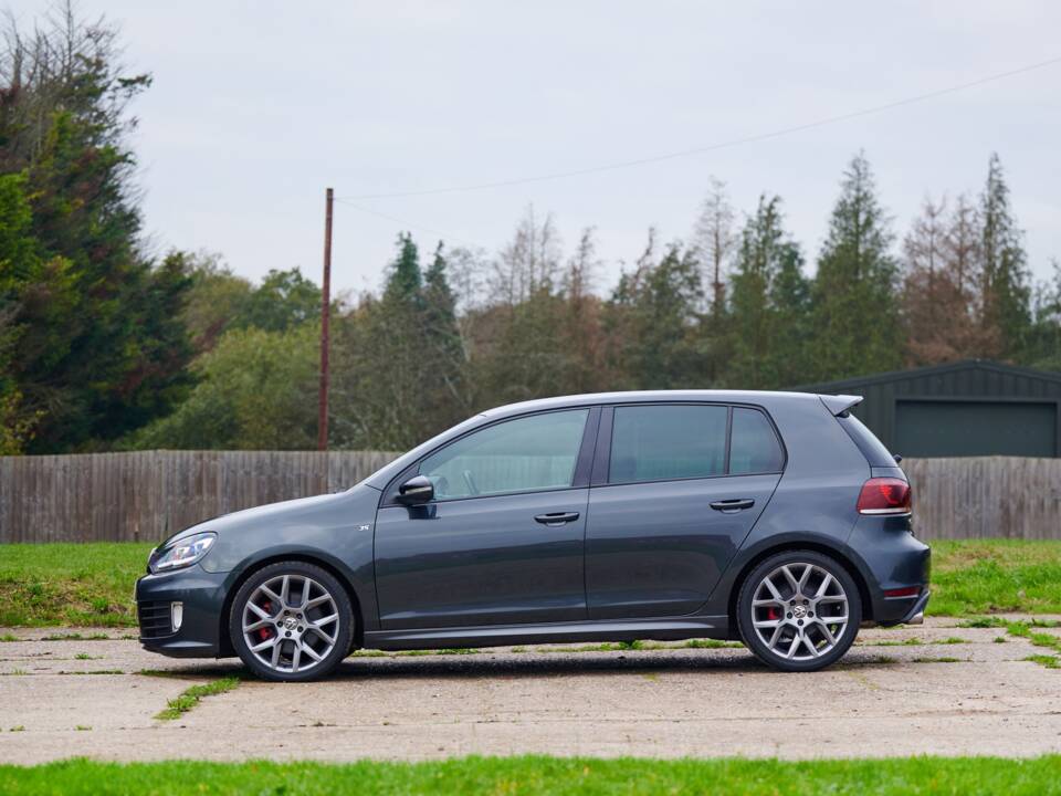 Image 13/50 of Volkswagen Golf VI GTI (2011)