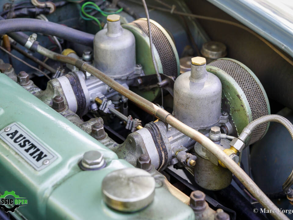 Image 19/51 of Austin-Healey 100&#x2F;6 (BN4) (1958)