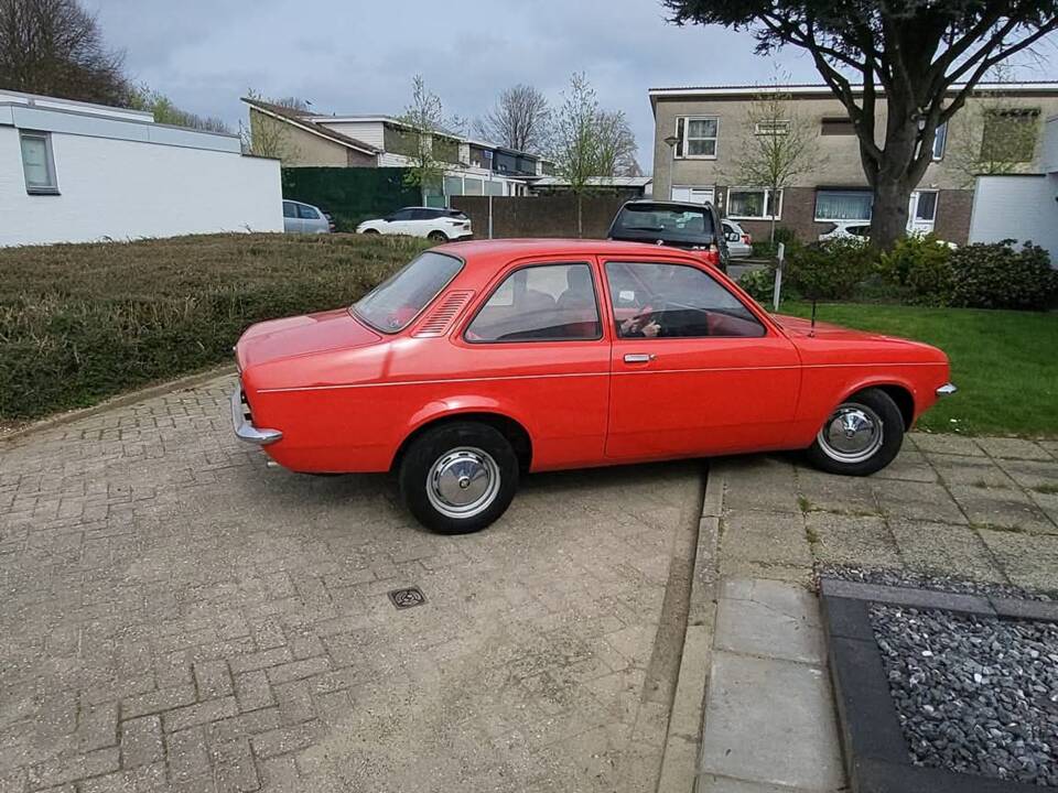Image 4/4 of Vauxhall Chevette (1978)