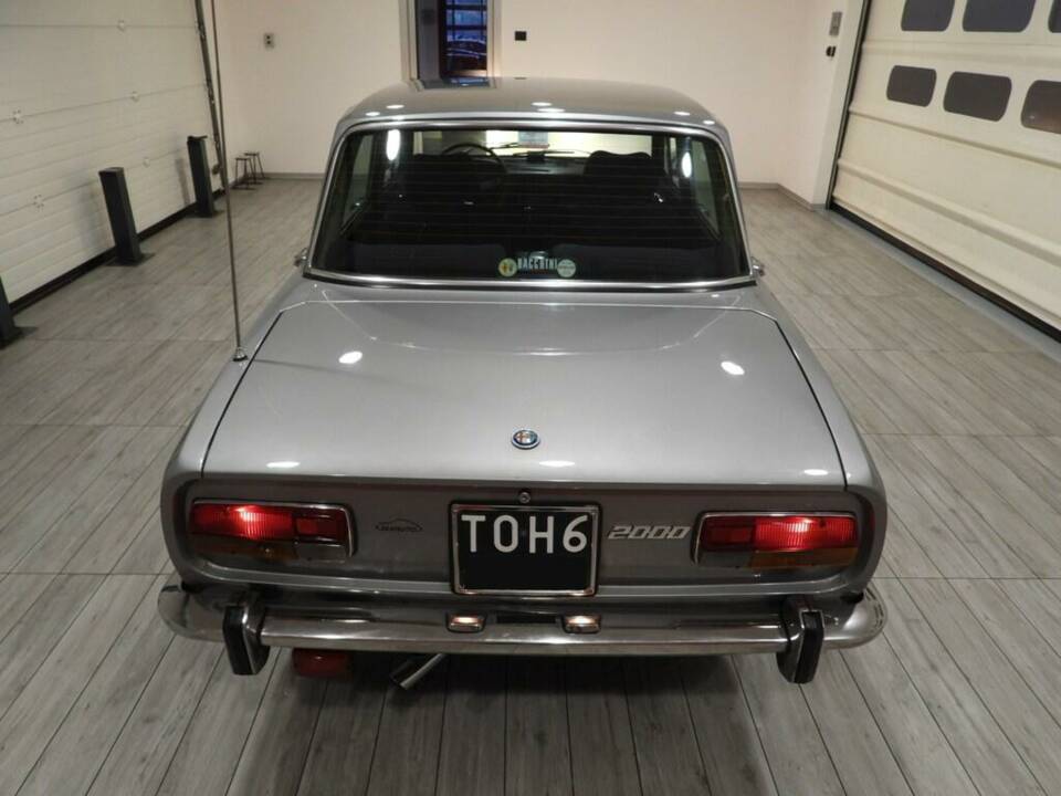 Bild 14/14 von Alfa Romeo 2000 Spider Veloce (1973)
