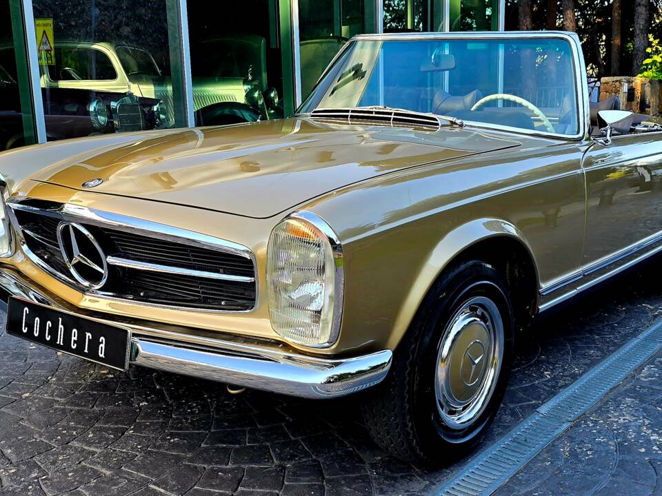 Image 4/21 of Mercedes-Benz 280 SL (1971)