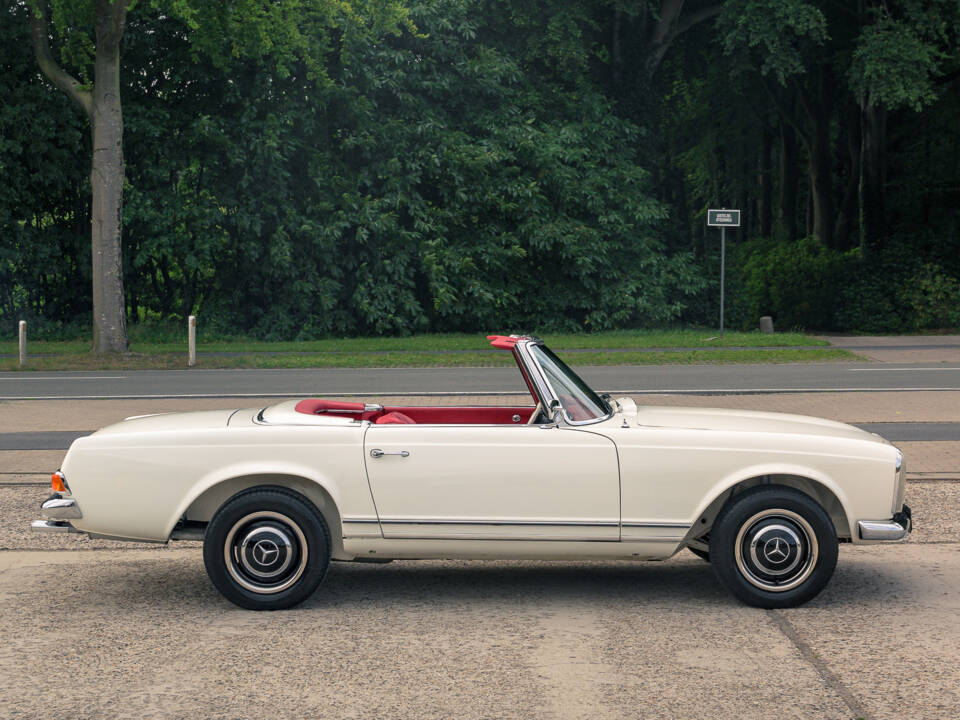 Image 12/60 of Mercedes-Benz 230 SL (1967)