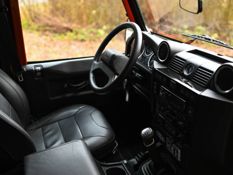 Image 32/39 of Land Rover Defender 110 (2015)