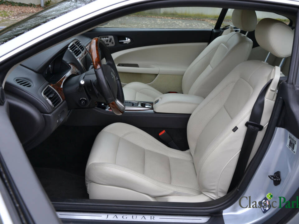 Image 10/50 de Jaguar XK 4.2 (2006)