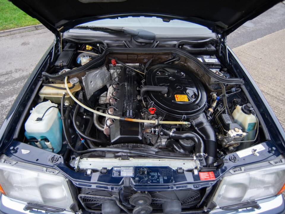 Bild 21/26 von Mercedes-Benz 300 TE (1992)
