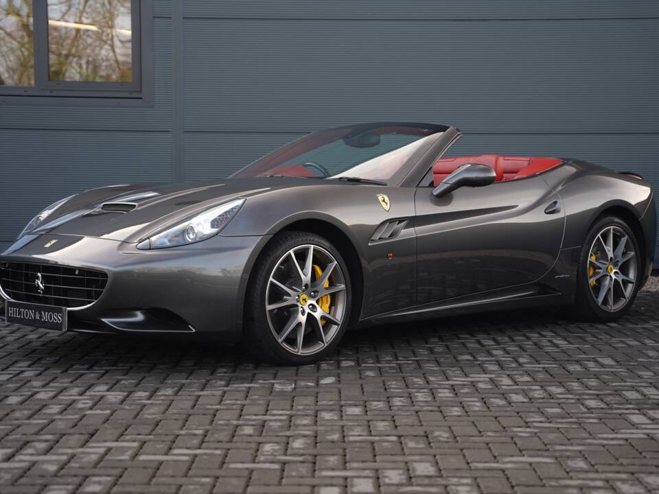 Image 4/50 of Ferrari California (2009)