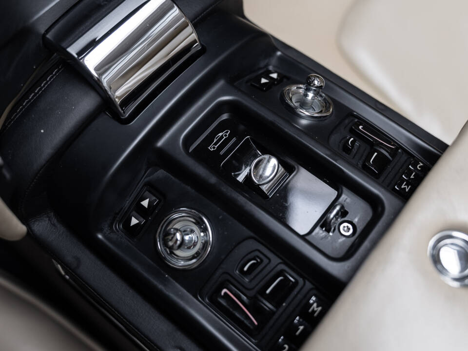 Image 20/36 of Rolls-Royce Phantom DHC (2008)