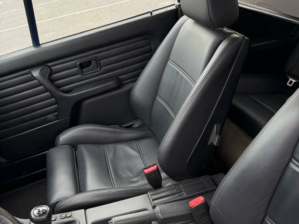 Bild 18/55 von BMW 320i (1991)