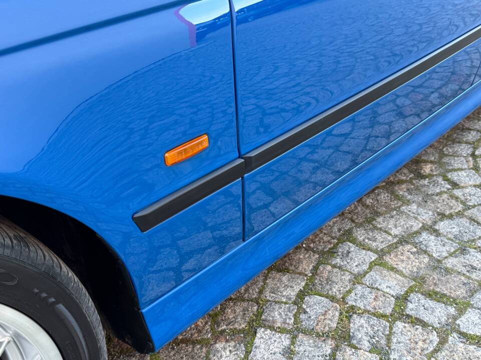 Image 18/100 of BMW 540i Touring (1998)