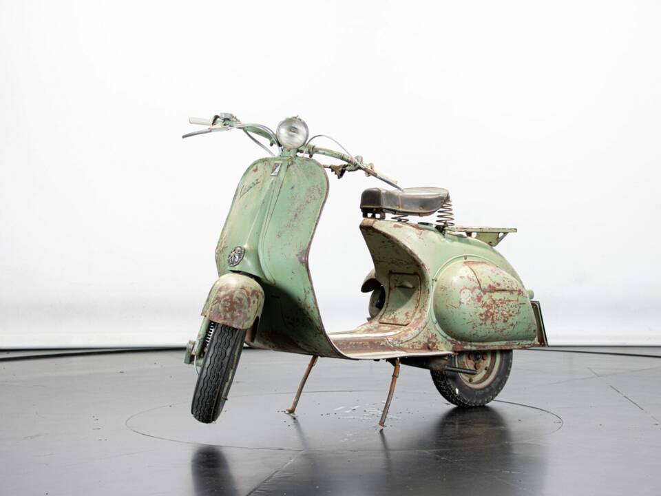 Image 8/50 de Piaggio Vespa 125 (1953)