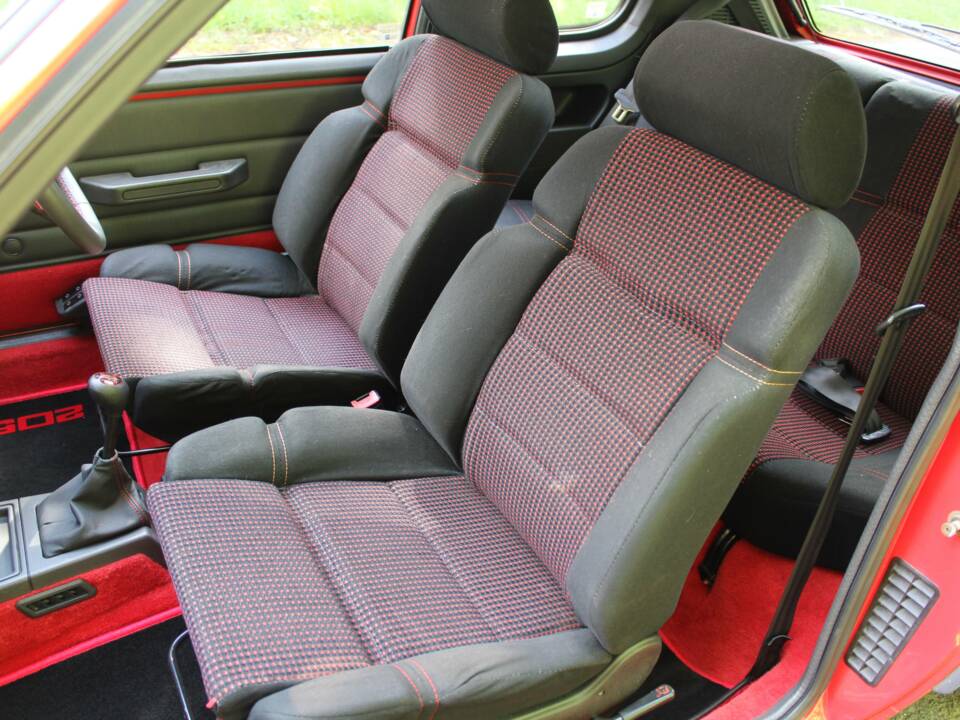 Imagen 13/17 de Peugeot 205 GTi 1.6 (1989)