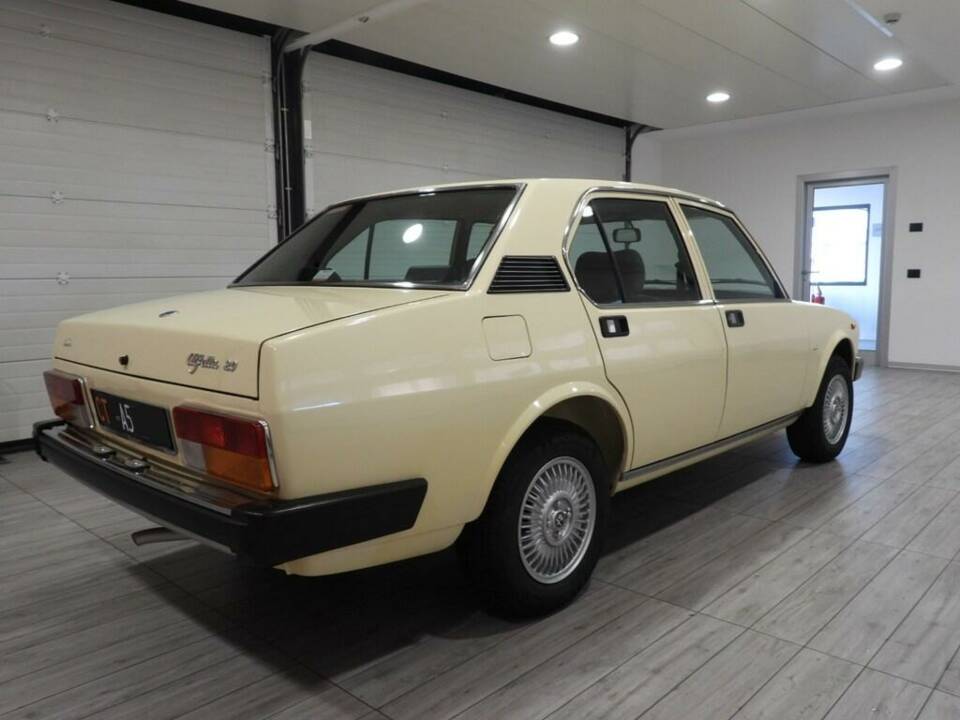 Bild 2/10 von Alfa Romeo Alfetta 2.0 L (1981)