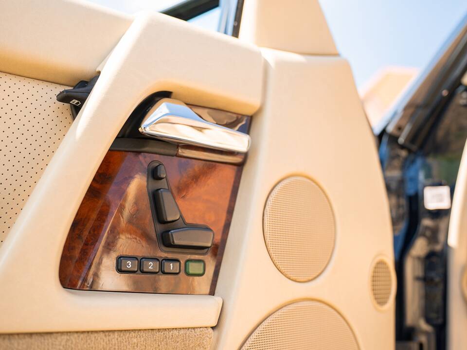 Image 31/44 de Mercedes-Benz 500 SL (1990)