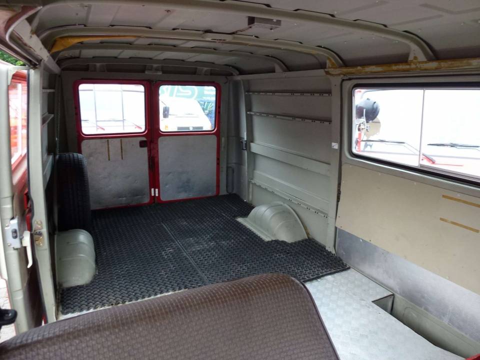 Bild 15/15 von Volkswagen LT 35 2,4 (1988)