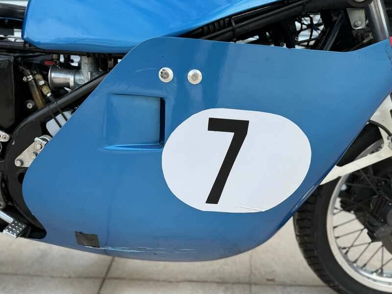 Image 3/42 of Triumph T 150 V Trident (1973)