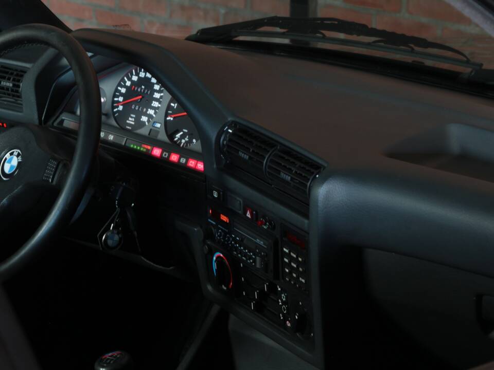 Image 42/65 of BMW M3 (1986)